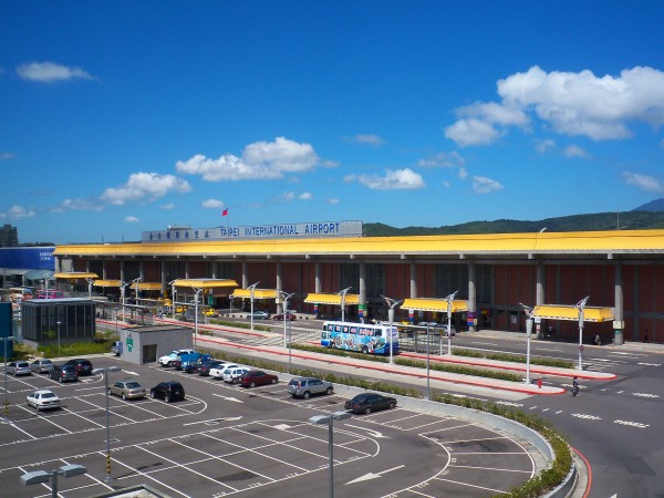 Taipei_Songshan_Airport_1st_Terminal_Building_20090926